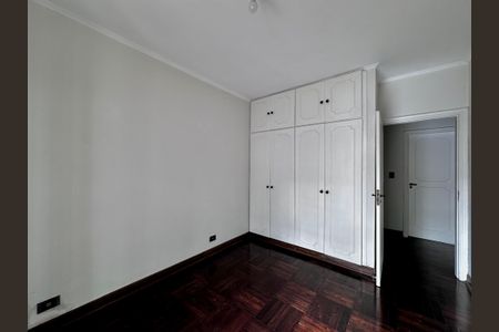 Casa à venda com 463m², 4 quartos e 6 vagas Casa à venda com 463m², 4 quartos e 6 vagasQuarto 1