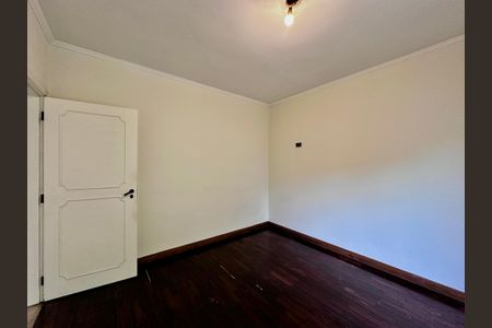 Casa à venda com 463m², 4 quartos e 6 vagas Casa à venda com 463m², 4 quartos e 6 vagasEscritório