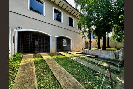 Casa à venda com 463m², 4 quartos e 6 vagas Casa à venda com 463m², 4 quartos e 6 vagasFachada