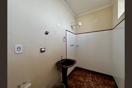 Casa à venda com 463m², 4 quartos e 6 vagas Casa à venda com 463m², 4 quartos e 6 vagasBanheiro Social