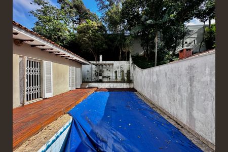 Casa à venda com 463m², 4 quartos e 6 vagas Casa à venda com 463m², 4 quartos e 6 vagasPiscina