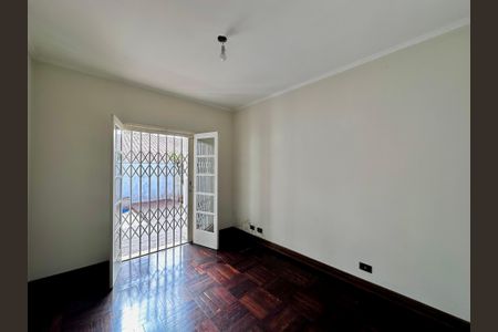 Casa à venda com 463m², 4 quartos e 6 vagas Casa à venda com 463m², 4 quartos e 6 vagasQuarto 1