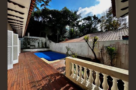 Casa à venda com 463m², 4 quartos e 6 vagas Casa à venda com 463m², 4 quartos e 6 vagasPiscina