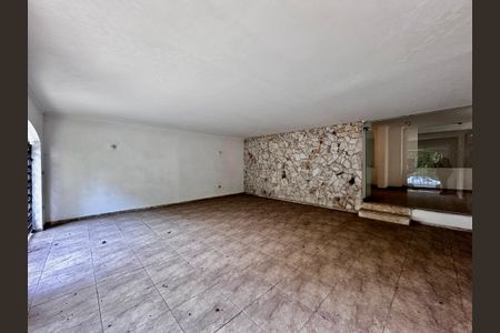 Casa à venda com 463m², 4 quartos e 6 vagas Casa à venda com 463m², 4 quartos e 6 vagasGaragem