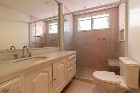 Apartamento à venda com 148m², 2 quartos e 3 vagasBanheiro 1 da Suíte 2