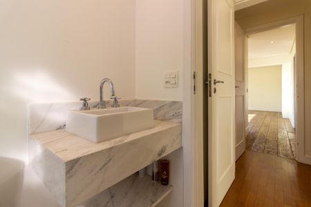 Apartamento à venda com 148m², 2 quartos e 3 vagasBanheiro da Suíte 1