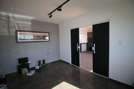 Casa à venda com 250m², 2 quartos e sem vagaEscritório