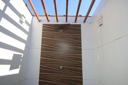 Casa à venda com 250m², 2 quartos e sem vagaChuveirão