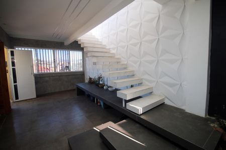 Casa à venda com 250m², 2 quartos e sem vagaHall de entrada 1º e 2º piso