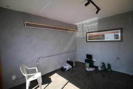 Casa à venda com 250m², 2 quartos e sem vagaEscritório