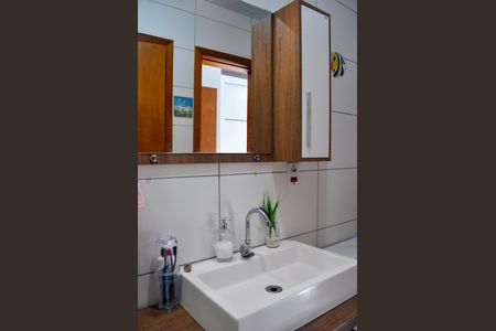 Casa de condomínio à venda com 49m², 2 quartos e 1 vaga Casa de condomínio à venda com 49m², 2 quartos e 1 vagaBanheiro da Suíte