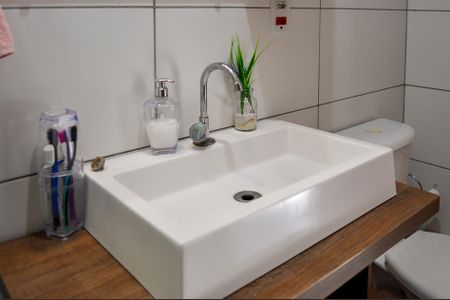 Casa de condomínio à venda com 49m², 2 quartos e 1 vaga Casa de condomínio à venda com 49m², 2 quartos e 1 vagaBanheiro da Suíte