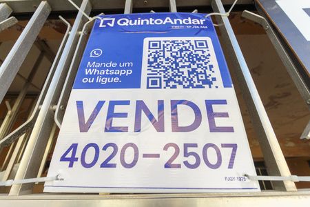 Casa à venda com 175m², 3 quartos e 3 vagas Casa à venda com 175m², 3 quartos e 3 vagasPlaquinha