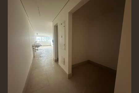 Apartamento à venda com 338m², 4 quartos e 4 vagas Apartamento à venda com 338m², 4 quartos e 4 vagasDespensa