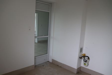 Apartamento à venda com 338m², 4 quartos e 4 vagas Apartamento à venda com 338m², 4 quartos e 4 vagasÁrea de Serviço