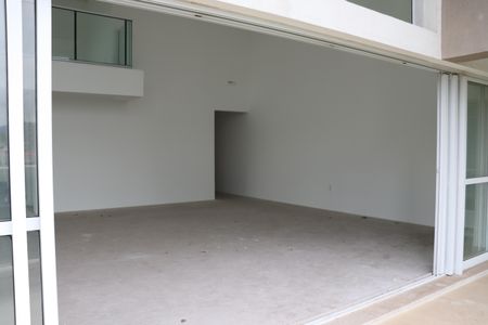 Apartamento à venda com 338m², 4 quartos e 4 vagas Apartamento à venda com 338m², 4 quartos e 4 vagasVaranda gourmet