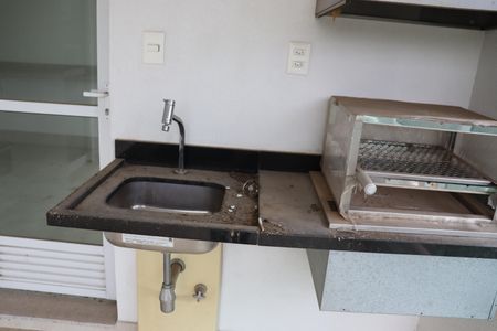 Apartamento à venda com 338m², 4 quartos e 4 vagas Apartamento à venda com 338m², 4 quartos e 4 vagasVaranda gourmet