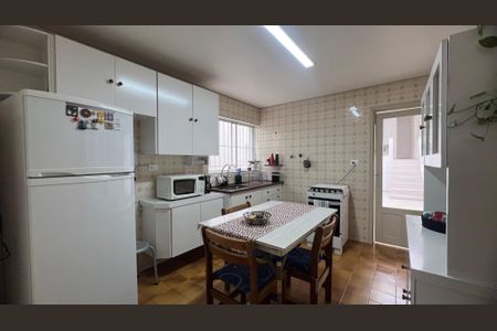 Casa à venda com 110m², 2 quartos e 2 vagas Casa à venda com 110m², 2 quartos e 2 vagasCozinha