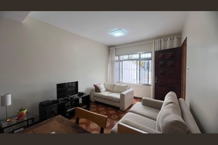 Casa à venda com 110m², 2 quartos e 2 vagas Casa à venda com 110m², 2 quartos e 2 vagasSala