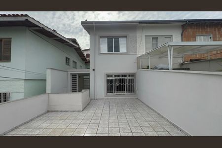 Casa à venda com 110m², 2 quartos e 2 vagas Casa à venda com 110m², 2 quartos e 2 vagasTerraço