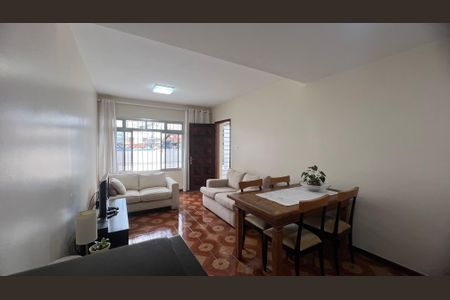 Casa à venda com 110m², 2 quartos e 2 vagas Casa à venda com 110m², 2 quartos e 2 vagasSala de Jantar