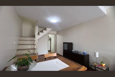 Casa à venda com 110m², 2 quartos e 2 vagas Casa à venda com 110m², 2 quartos e 2 vagasSala de Jantar
