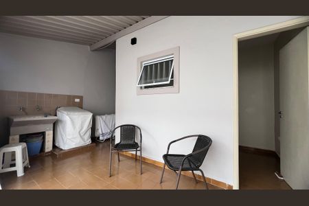 Casa à venda com 110m², 2 quartos e 2 vagas Casa à venda com 110m², 2 quartos e 2 vagasLavanderia