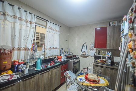 Casa à venda com 98m², 2 quartos e 2 vagas Casa à venda com 98m², 2 quartos e 2 vagasCozinha