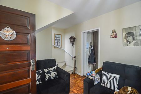 Casa à venda com 98m², 2 quartos e 2 vagas Casa à venda com 98m², 2 quartos e 2 vagasSala