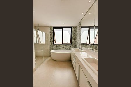 Casa à venda com 520m², 5 quartos e 3 vagas Casa à venda com 520m², 5 quartos e 3 vagasFoto 17