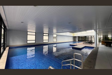 Studio à venda com 57m², 1 quarto e 1 vaga Studio à venda com 57m², 1 quarto e 1 vagaPiscina