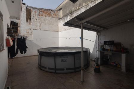 Casa à venda com 250m², 3 quartos e 4 vagas Casa à venda com 250m², 3 quartos e 4 vagasQuintal / Área de serviço