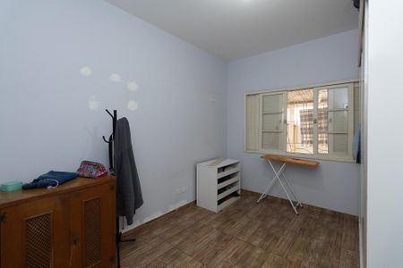 Casa à venda com 250m², 3 quartos e 4 vagas Casa à venda com 250m², 3 quartos e 4 vagasQuarto 2