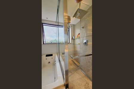 Apartamento à venda com 186m², 4 quartos e 4 vagas Apartamento à venda com 186m², 4 quartos e 4 vagasBanheiro Suite  Master