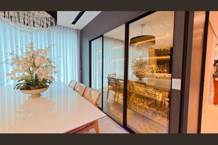 Apartamento à venda com 186m², 4 quartos e 4 vagas Apartamento à venda com 186m², 4 quartos e 4 vagasSala