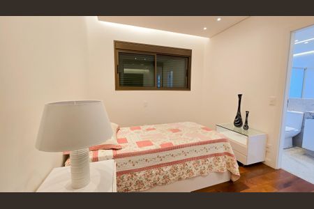 Apartamento à venda com 186m², 4 quartos e 4 vagas Apartamento à venda com 186m², 4 quartos e 4 vagas Suite 2