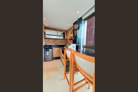 Apartamento à venda com 186m², 4 quartos e 4 vagas Apartamento à venda com 186m², 4 quartos e 4 vagasVaranda gourmet