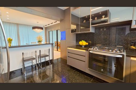 Apartamento à venda com 186m², 4 quartos e 4 vagas Apartamento à venda com 186m², 4 quartos e 4 vagasCozinha