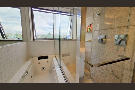 Apartamento à venda com 186m², 4 quartos e 4 vagas Apartamento à venda com 186m², 4 quartos e 4 vagasBanheiro Suite  Master