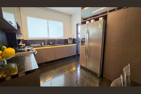 Apartamento à venda com 186m², 4 quartos e 4 vagas Apartamento à venda com 186m², 4 quartos e 4 vagasCozinha