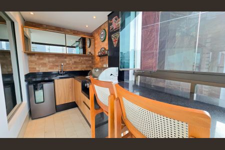 Apartamento à venda com 186m², 4 quartos e 4 vagas Apartamento à venda com 186m², 4 quartos e 4 vagasVaranda gourmet