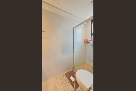 Apartamento à venda com 186m², 4 quartos e 4 vagas Apartamento à venda com 186m², 4 quartos e 4 vagasBanheiro Suite 3