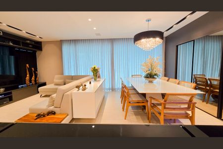 Apartamento à venda com 186m², 4 quartos e 4 vagas Apartamento à venda com 186m², 4 quartos e 4 vagasSala