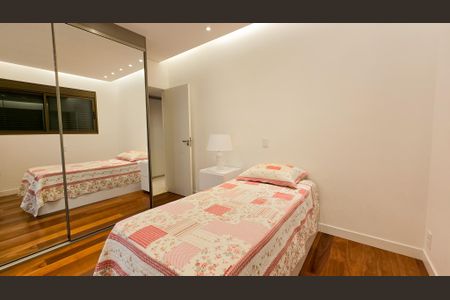 Apartamento à venda com 186m², 4 quartos e 4 vagas Apartamento à venda com 186m², 4 quartos e 4 vagas Suite 2