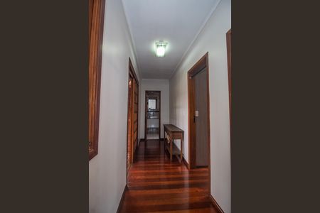 Casa à venda com 206m², 3 quartos e 3 vagas Casa à venda com 206m², 3 quartos e 3 vagasCorredor