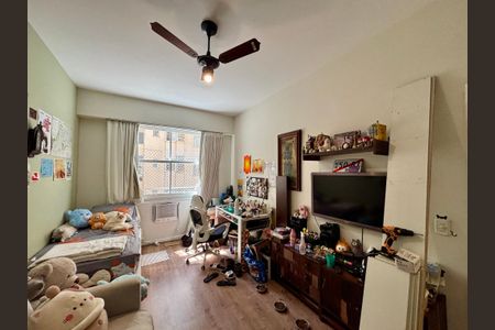 Apartamento à venda com 220m², 3 quartos e 1 vaga Apartamento à venda com 220m², 3 quartos e 1 vagaQuarto 2