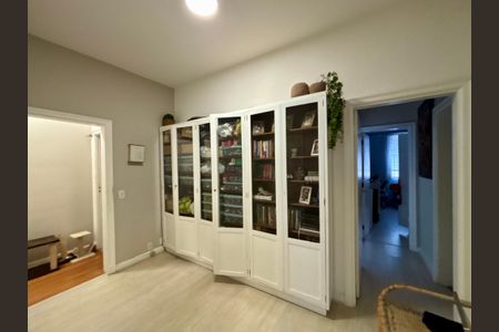 Apartamento à venda com 220m², 3 quartos e 1 vaga Apartamento à venda com 220m², 3 quartos e 1 vagaCorredor