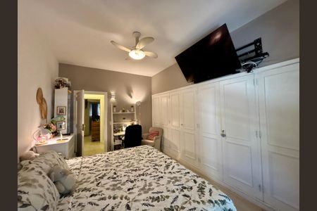 Apartamento à venda com 220m², 3 quartos e 1 vaga Apartamento à venda com 220m², 3 quartos e 1 vagaSuite