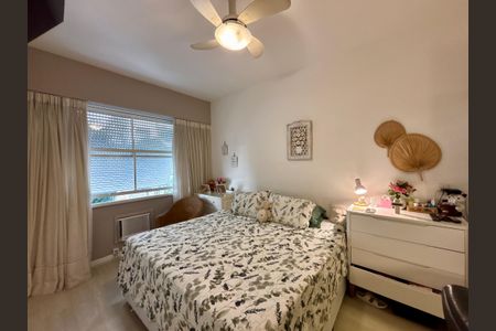 Apartamento à venda com 220m², 3 quartos e 1 vaga Apartamento à venda com 220m², 3 quartos e 1 vagaSuíte