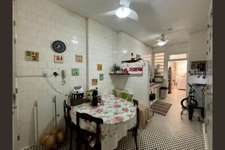 Apartamento à venda com 220m², 3 quartos e 1 vaga Apartamento à venda com 220m², 3 quartos e 1 vagaCozinha